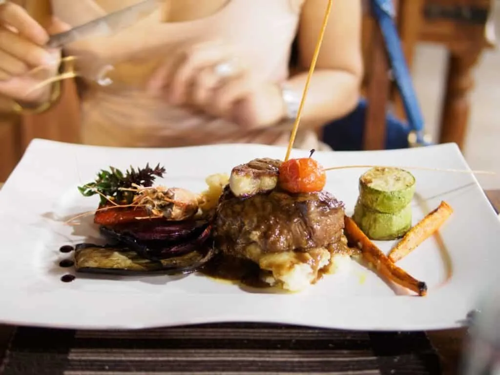 Steak with grilled vegetables at Chef de Karp