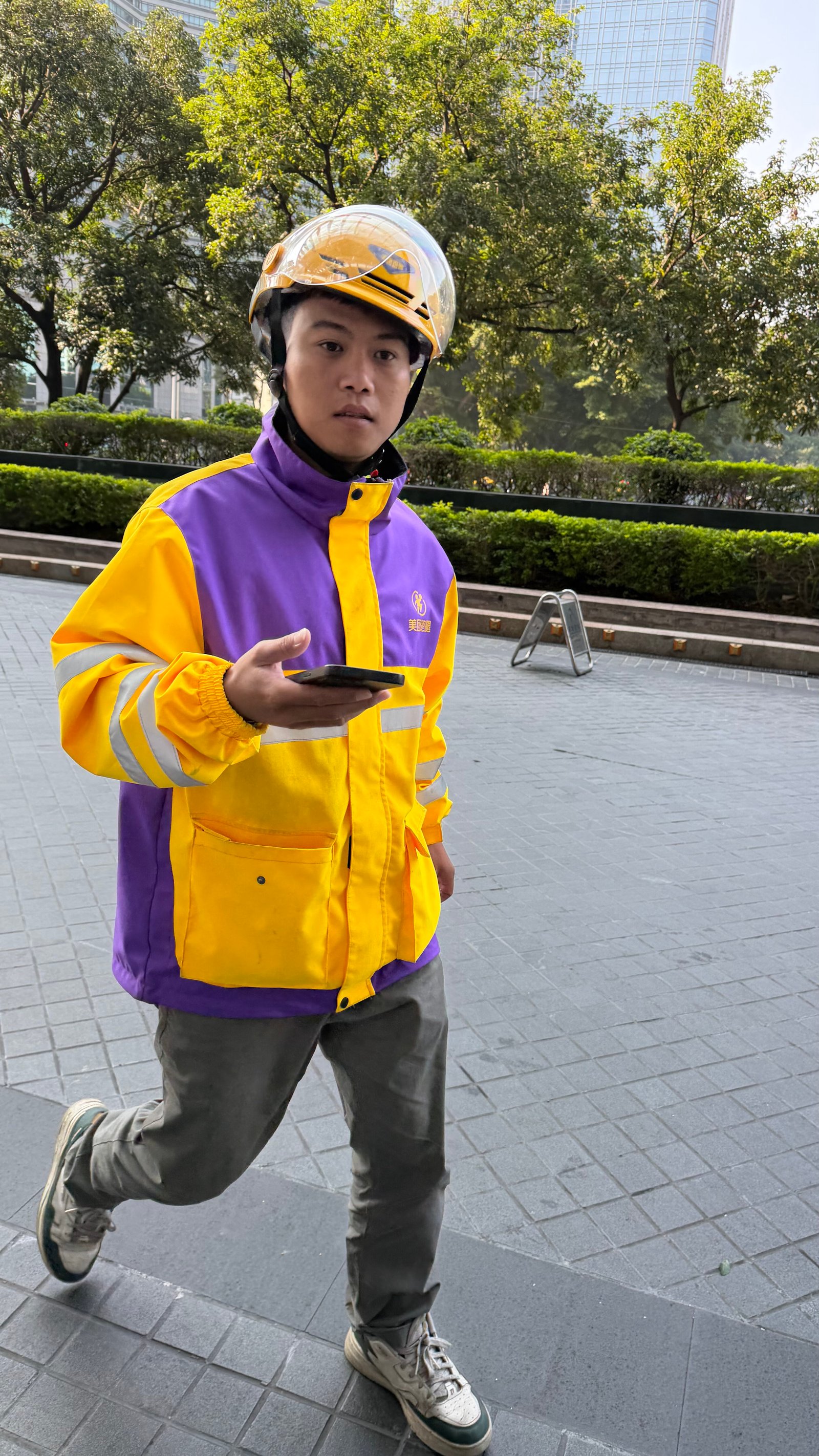 Meituan delivery driver in Guangzhou