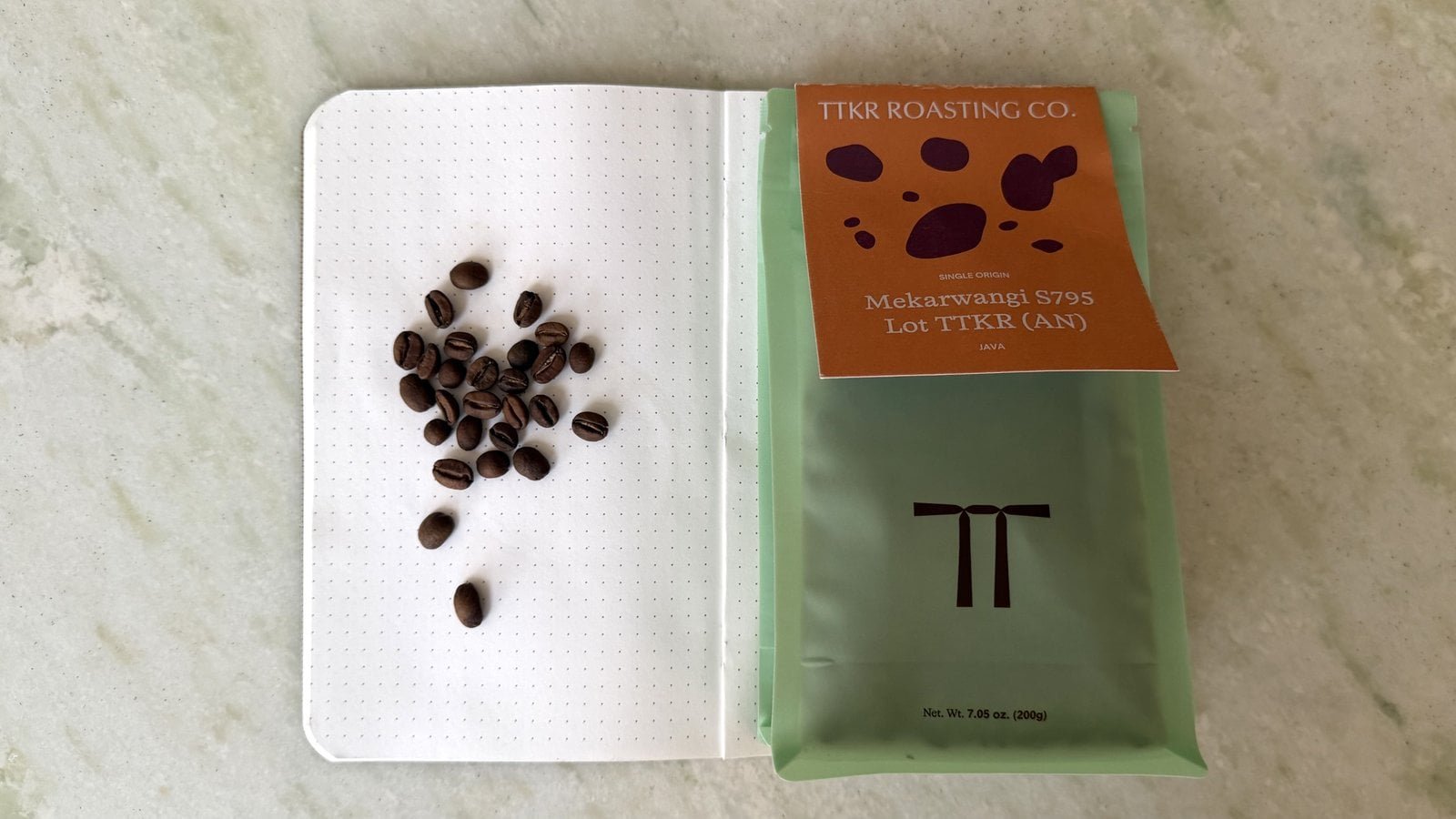 Close-up of roasted coffee beans from Barnaby Robson, highlighting quality and craftsmanship in coffee roasting.